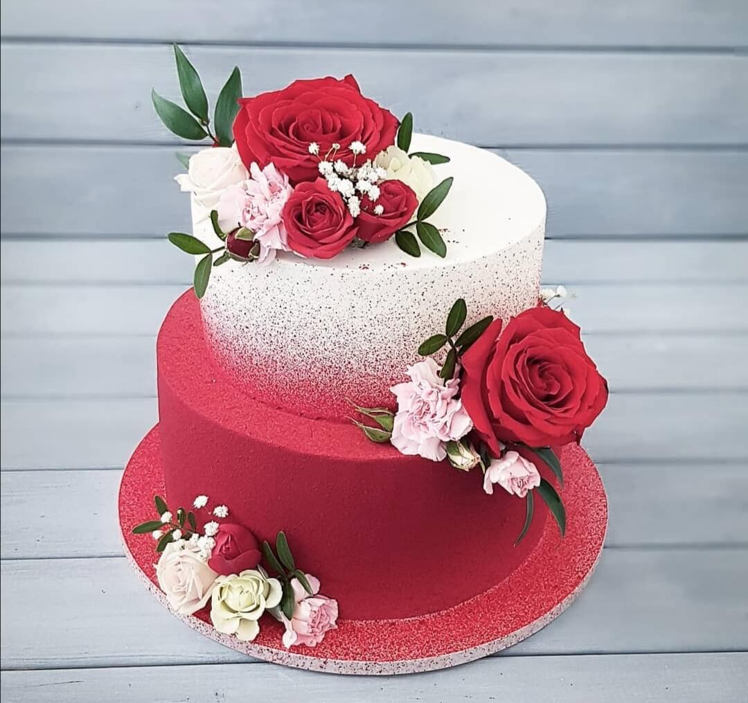 Торт "Розы на алом"